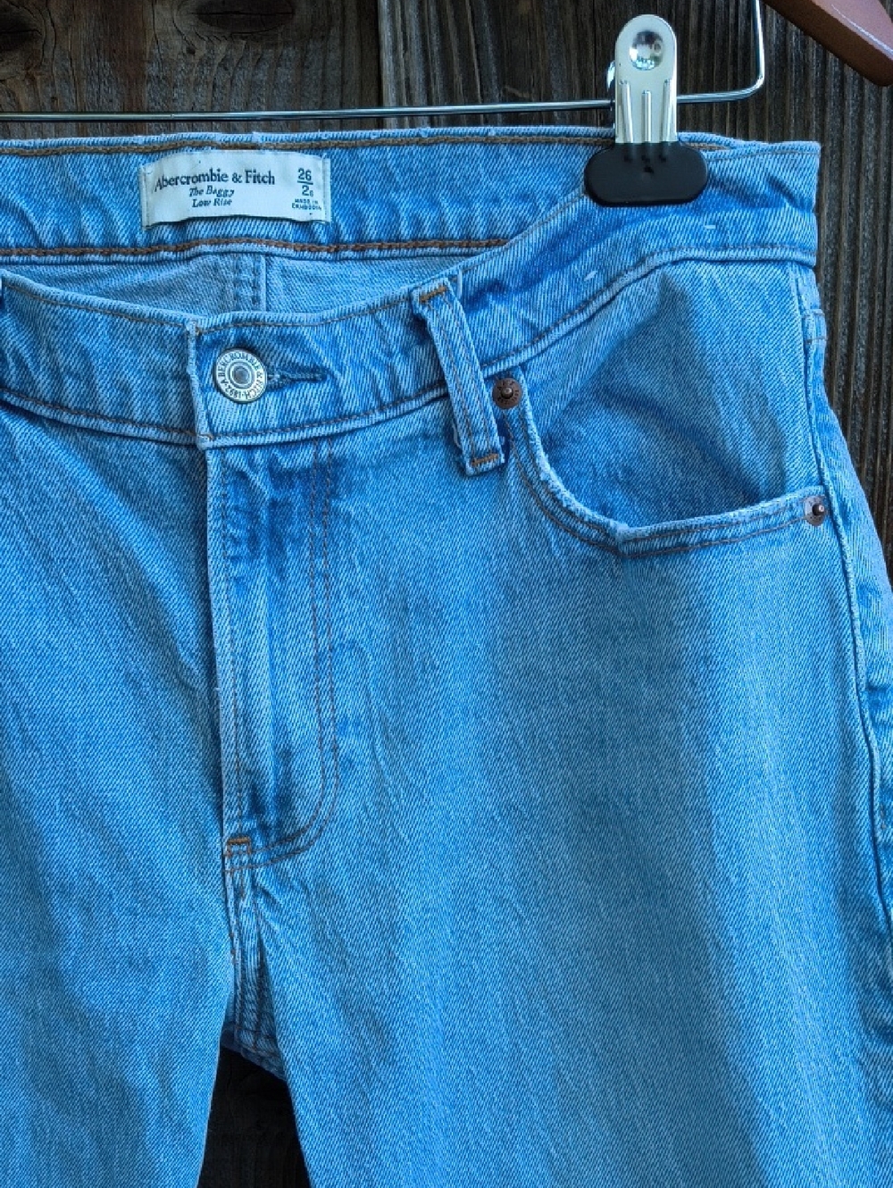 ABERCROMBIE & FITCH The Baggy Low Rise Jeans Short Inseam Size 26 - Picture 5 of 15